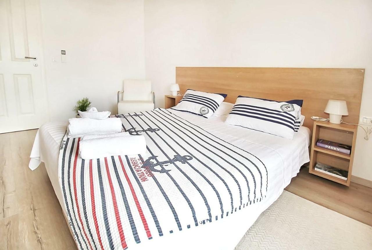 Apartments Seafront ซัฟทัท ภายนอก รูปภาพ